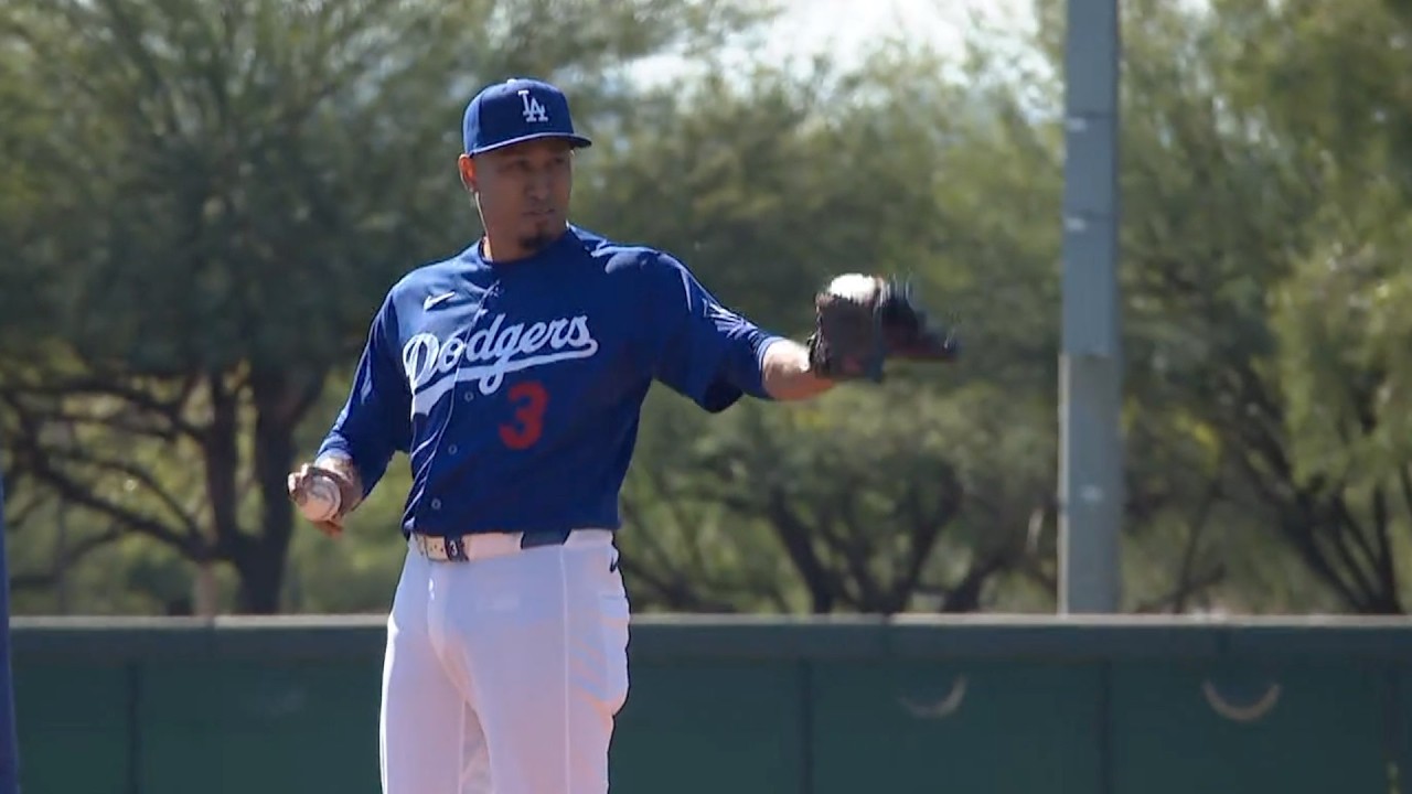 Dodgers Spring Training: Edwin Díaz and Roki Sasaki face Freddie Freeman in live batting practice