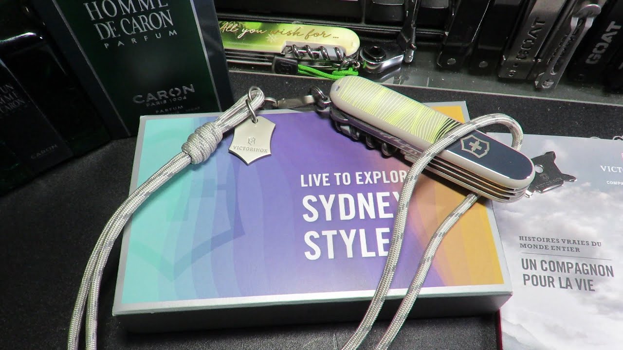 VICTORINOX Swiss Card & Card Case SYDNEY Style [0.7100.E222] - LIVE TO EXPLORE COLLECTION
