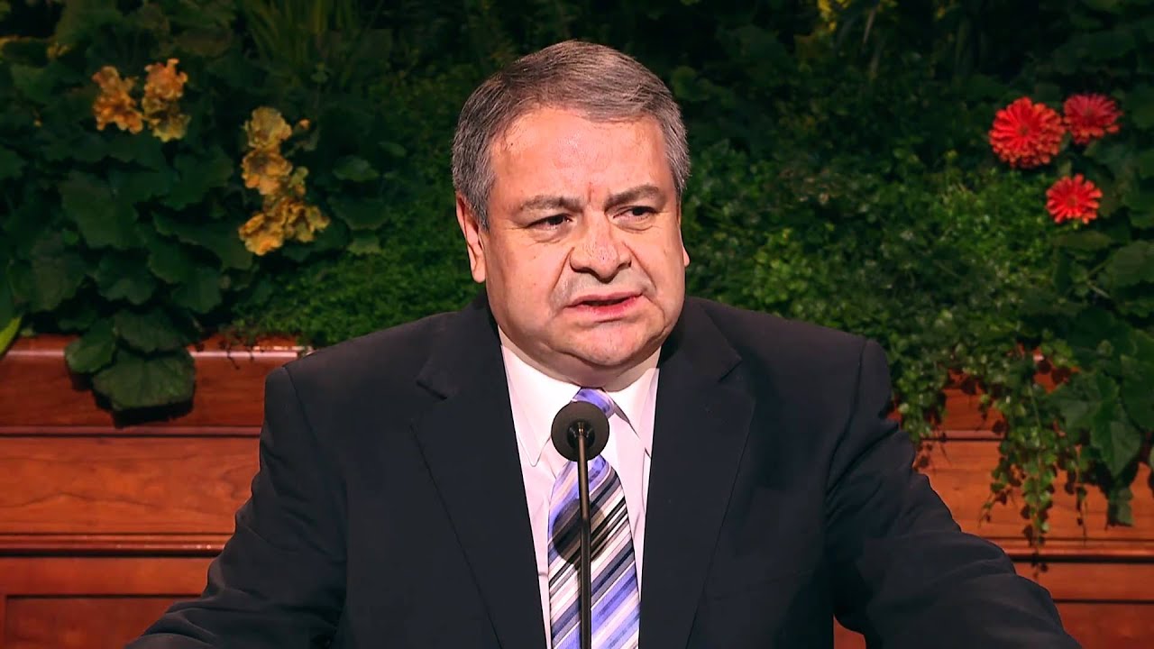 Élder Benjamín De Hoyos