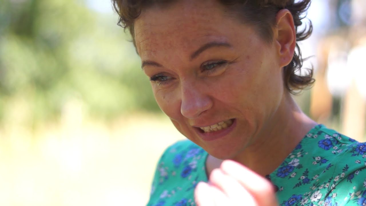 NIEZBĘDNIK AFAZJANINA - Karolina Wiktor (audiodeskrypcja)