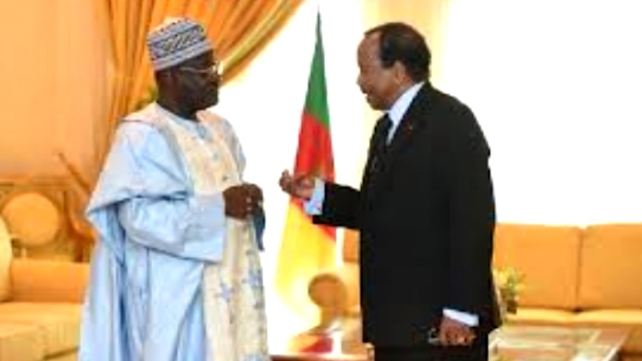 CAVAYÉ YÉGUIÉ DJIBRIL : LE PARCOURS DU VÉTÉRAN QUI A MARQUÉ LE CAMEROUN