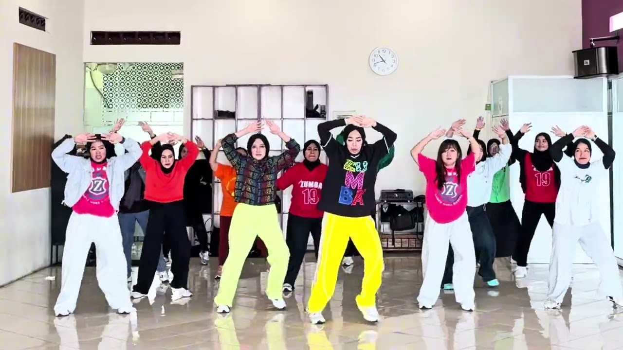 FIRE BETWEEN US | ZUMBA | CHOREO ZIN NOVIMEGA