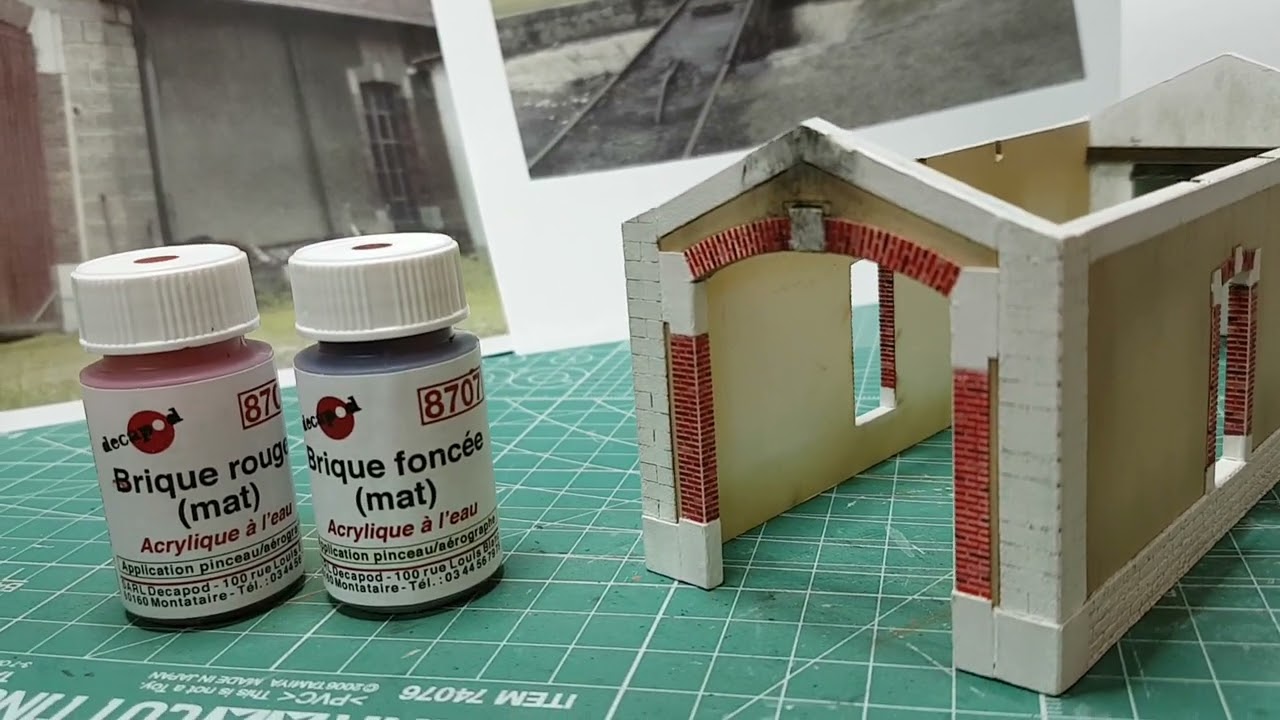 Épisode 2 :  mise en peinture des murs de la remise loco