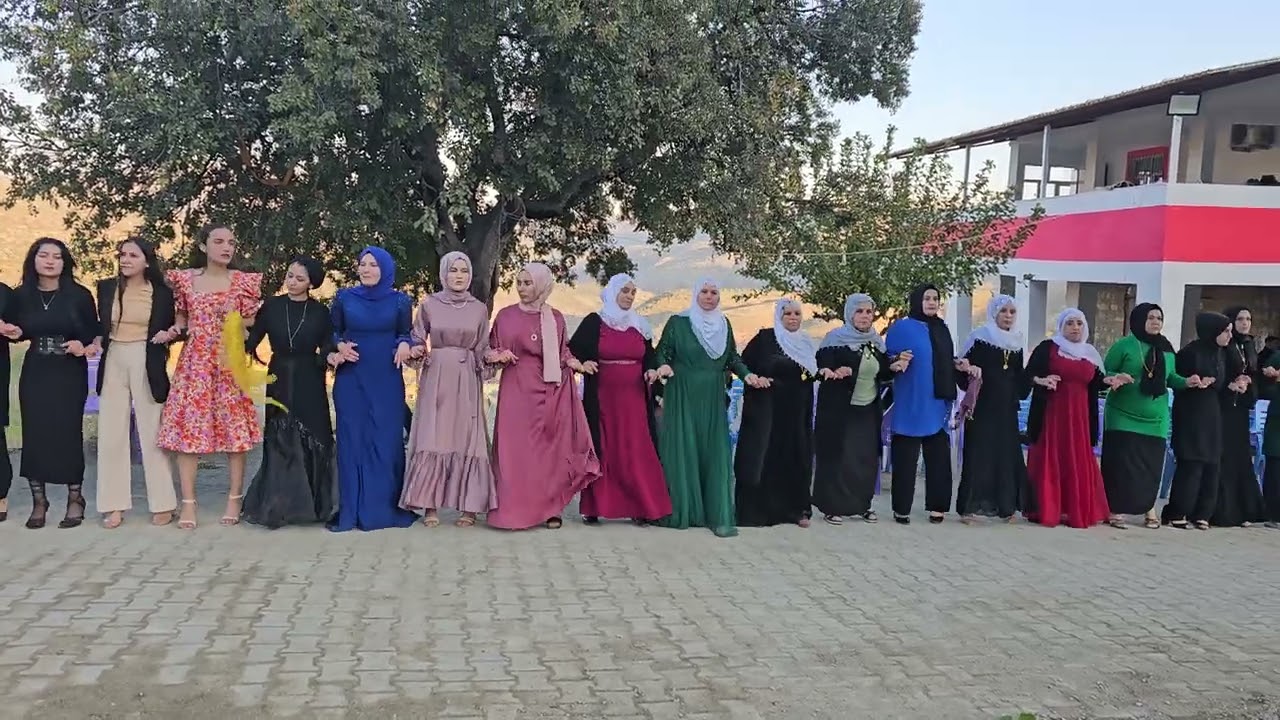 Çiçek ailesi Ayhan köyü