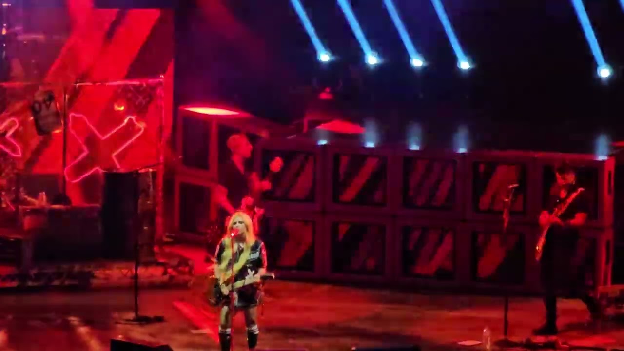 Avril Lavigne - My Happy Ending Live (PNC Bank Arts Center Holmdel NJ 08/23/2024)