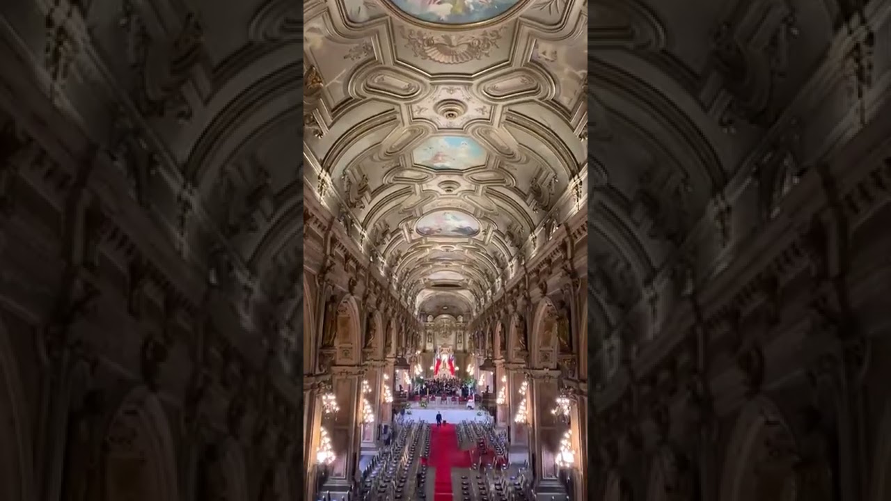 ✅😍#HIMNO #NACIONAL en la #HERMOSA #CATEDRAL DE #SANTIAGO✅😍