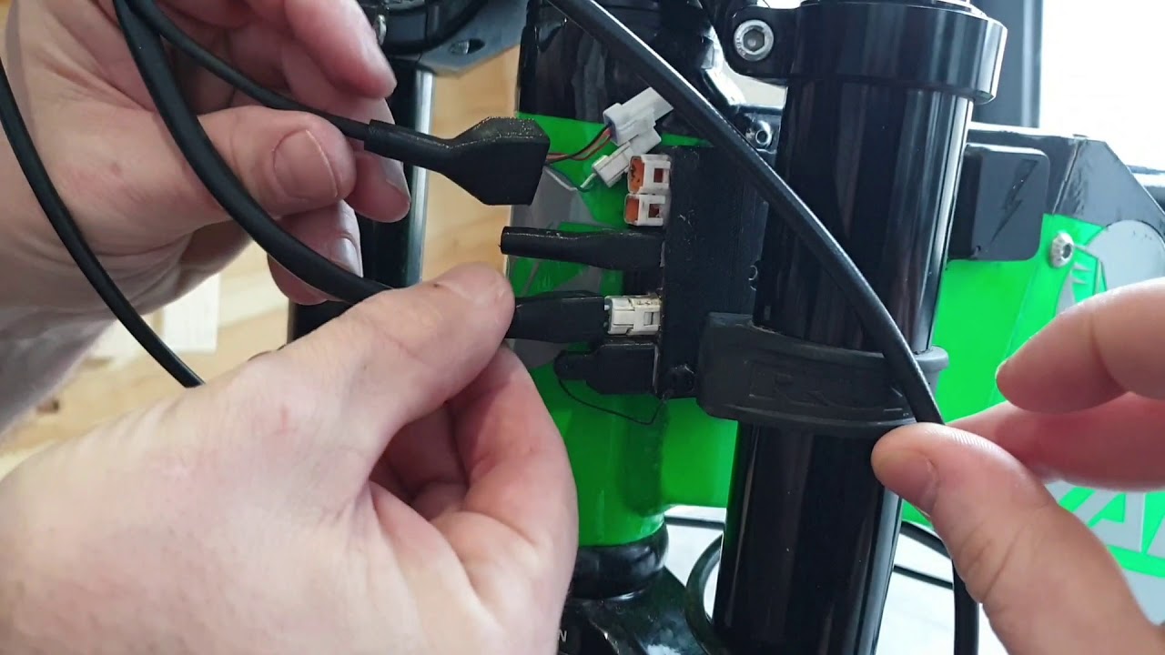 Unpacking the Boxxbike Valkyrie from a small box