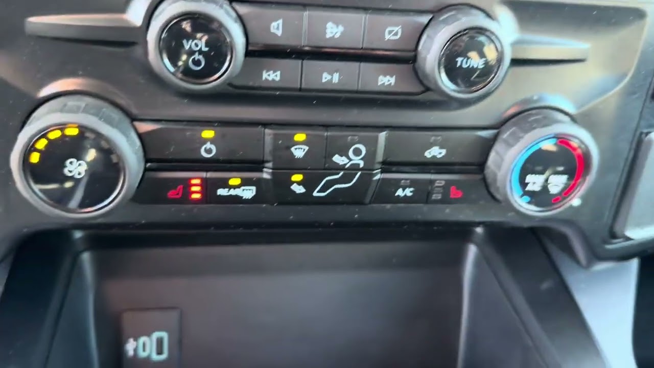 Walk around video for Chris by Justin! 2024 F-250 XLT!