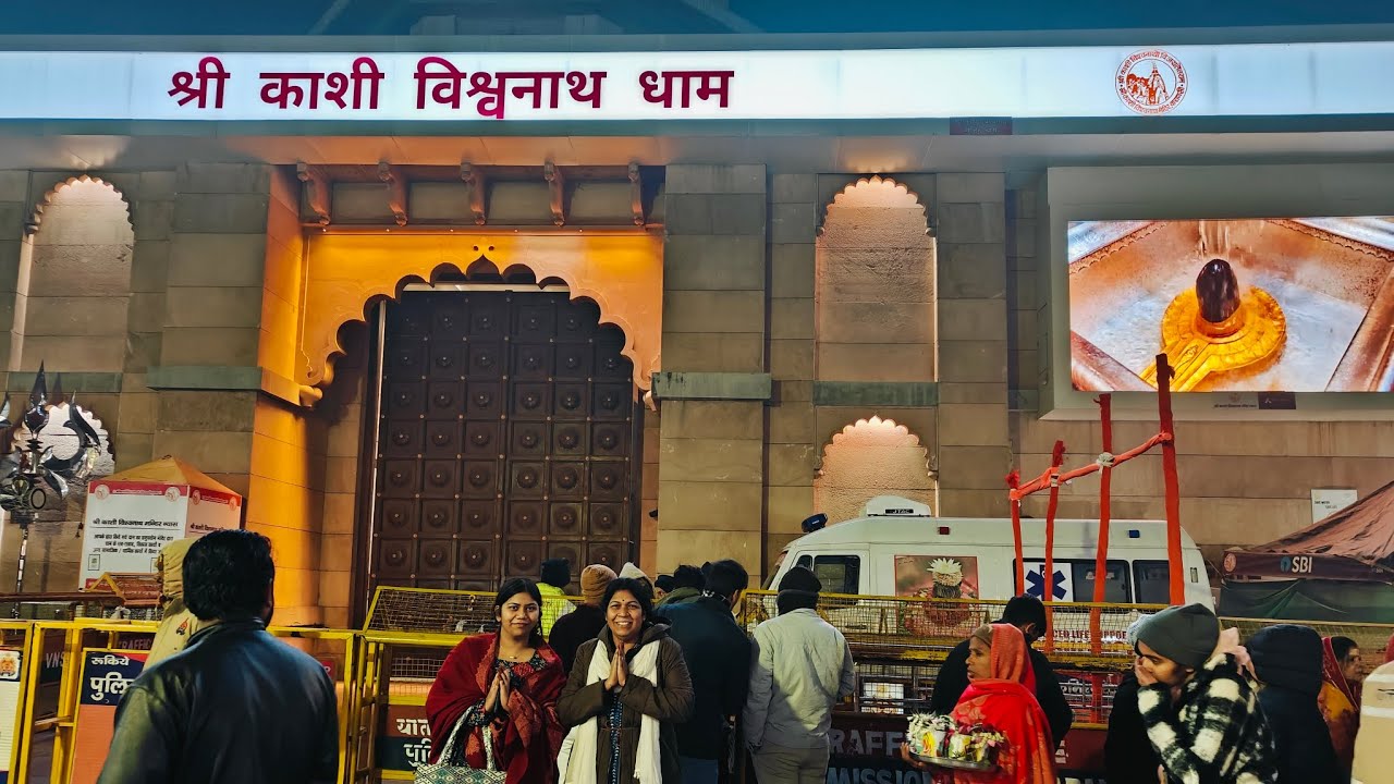Trip to Varanasi Part 3 - Ganga Aarti dekhi 😍 