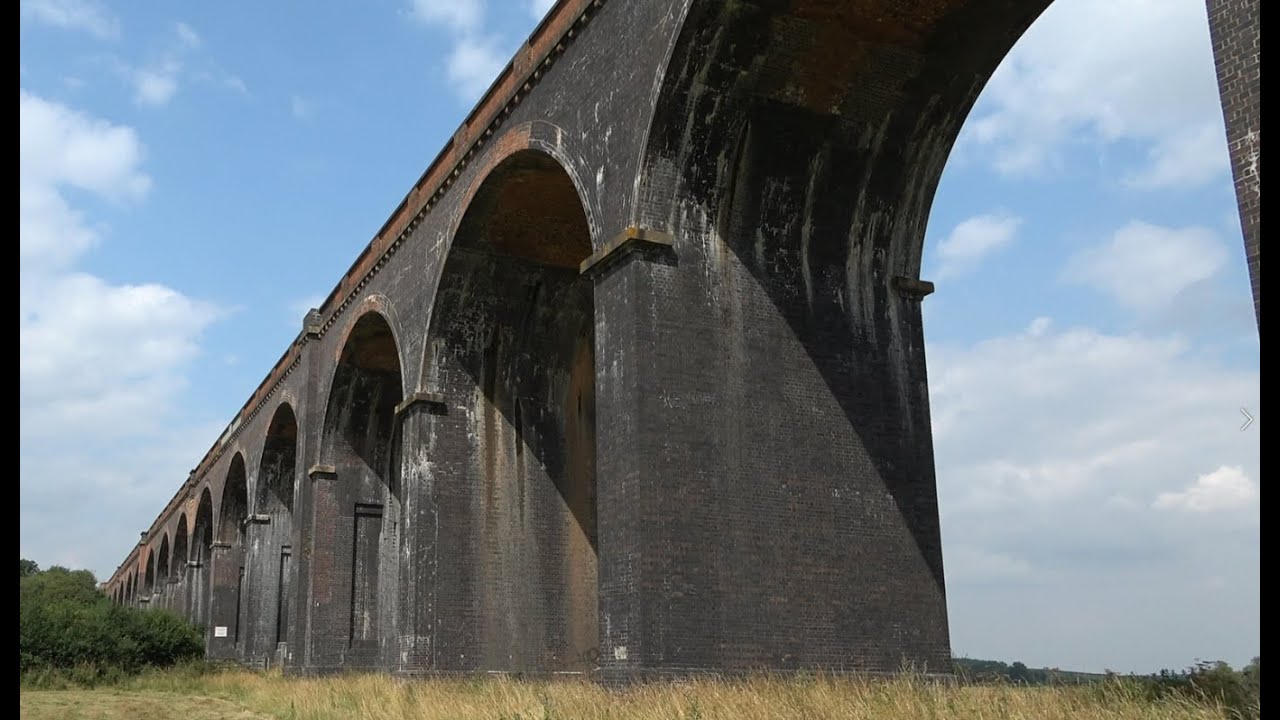 Observing bridge and viaduct details for your model railway