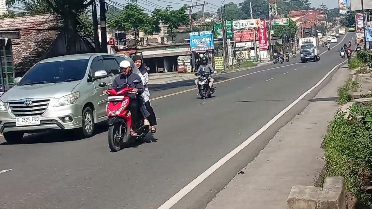  Detik-detik Truk ‼️puso gandengan di salip mini bus 