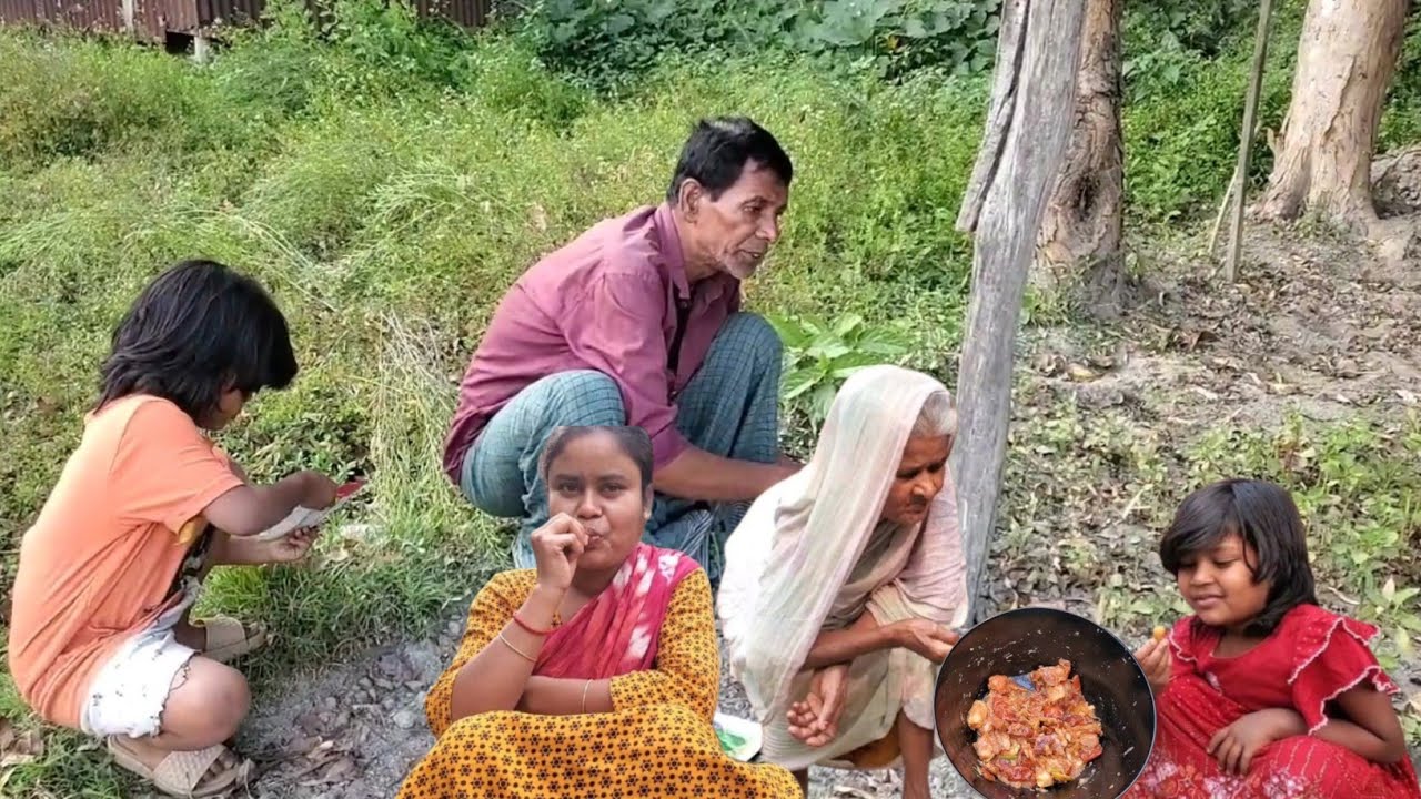 এই বছরের প্রথম আজ সবাই কে নিয়ে বড়ই মাখা খেলাম/নতুন একটা রেসিপি শেয়ার করলাম।Village Vloger Nopur.