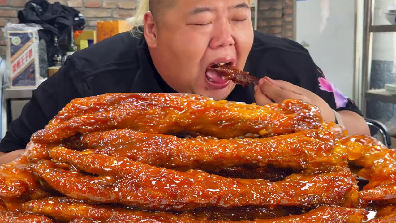 猴哥的虎皮鸡爪自由！好久没吃这口，囤 5 斤鸡爪亲手做，软糯入味一抿脱骨，看看效果绝不绝！【胖猴仔】