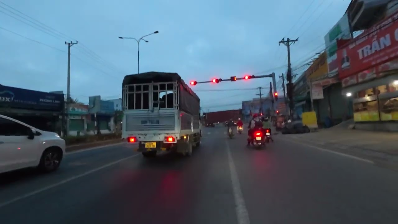 퇴직 후 발길이 닿는 그곳으로 떠나는 투어 호치민 - 부온마투옷 clip 3 #오토바이투어 #오토바이 #투어라이딩 #osmoaction6 #베트남 