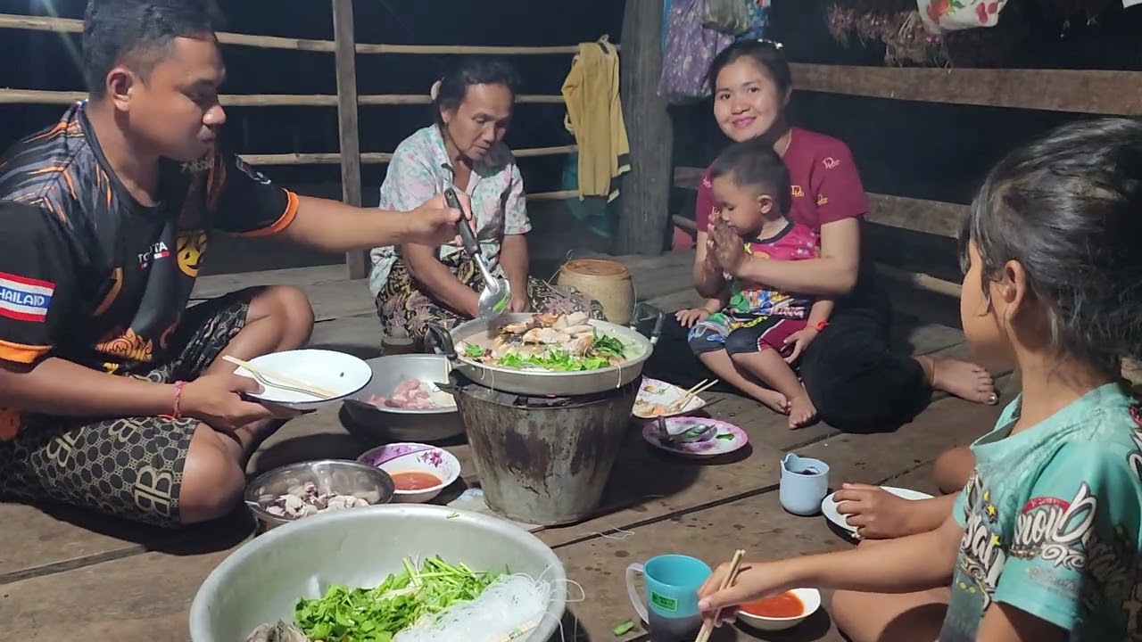 #หมูกะทะวุ่นวายขอบคุณแม่ทั้งเมืองนอกเลี้ยงหมูกะทะครอบครัวย้อนหลังวันเกิด​ให้