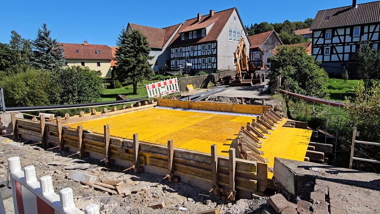 Neue Brücke über den Moosbach 2023 in Zahmen