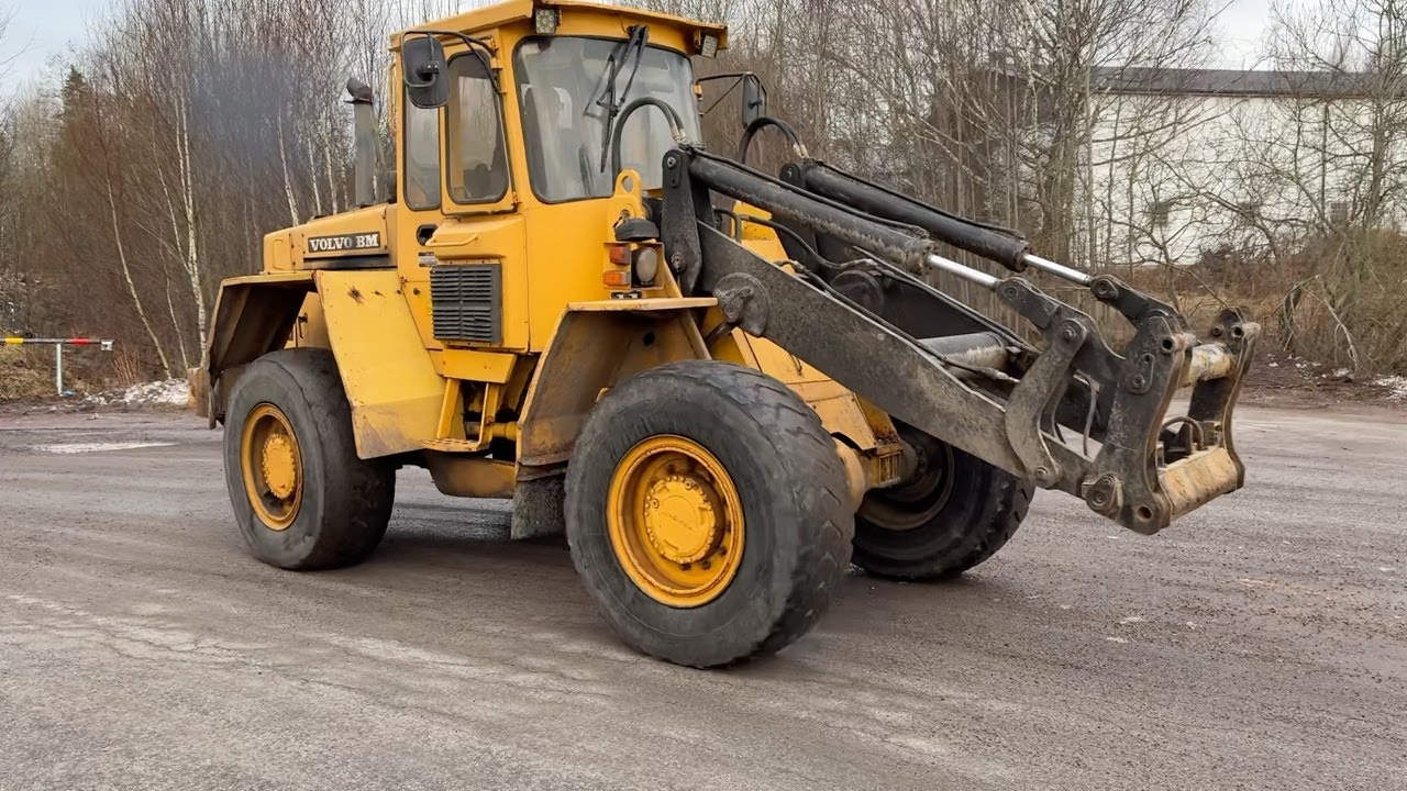 Köp Hjullastare Volvo BM L70 med skopa på Klaravik