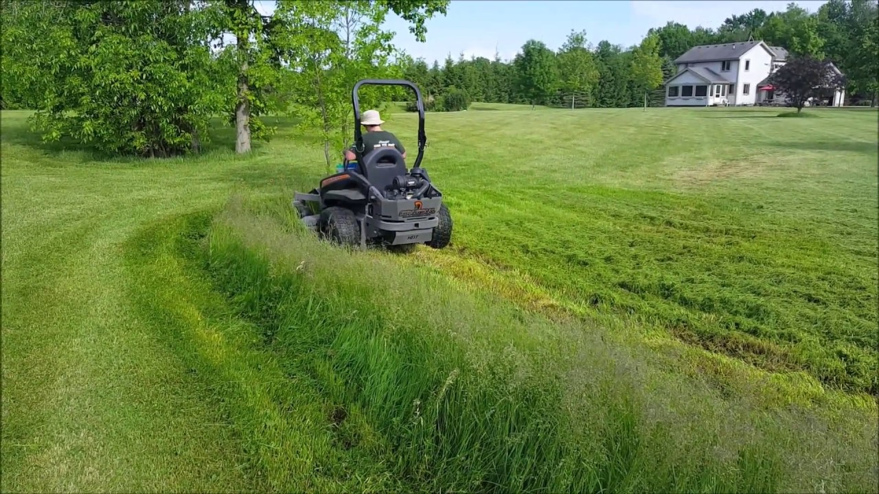 Spartan SRT-HD Cutting 2ft Ditch Grass Doesn't Bog ONCE!