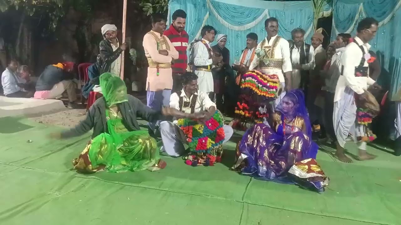 मायके में रहगयी डेरा डारके  गोरी बुंदेली राई 