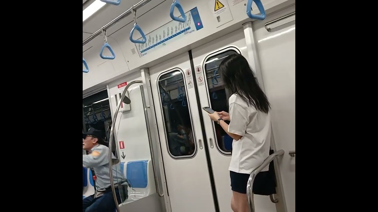 Experience metro line 1 Ben Thanh Suoi Tien, underground section - Trãi nghiệm tuyến tàu điện số 1 