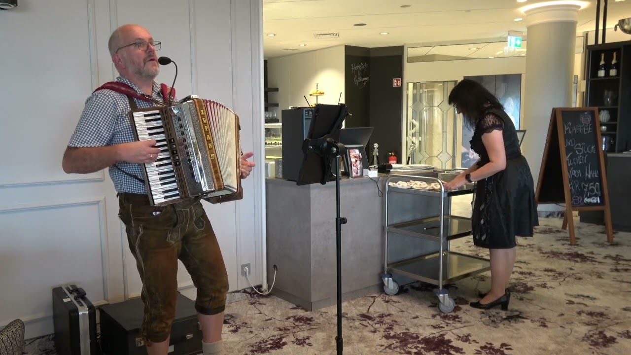 Der Schnitzer aus der hohen Rhön - mit dem original #Rucksackmusikanten