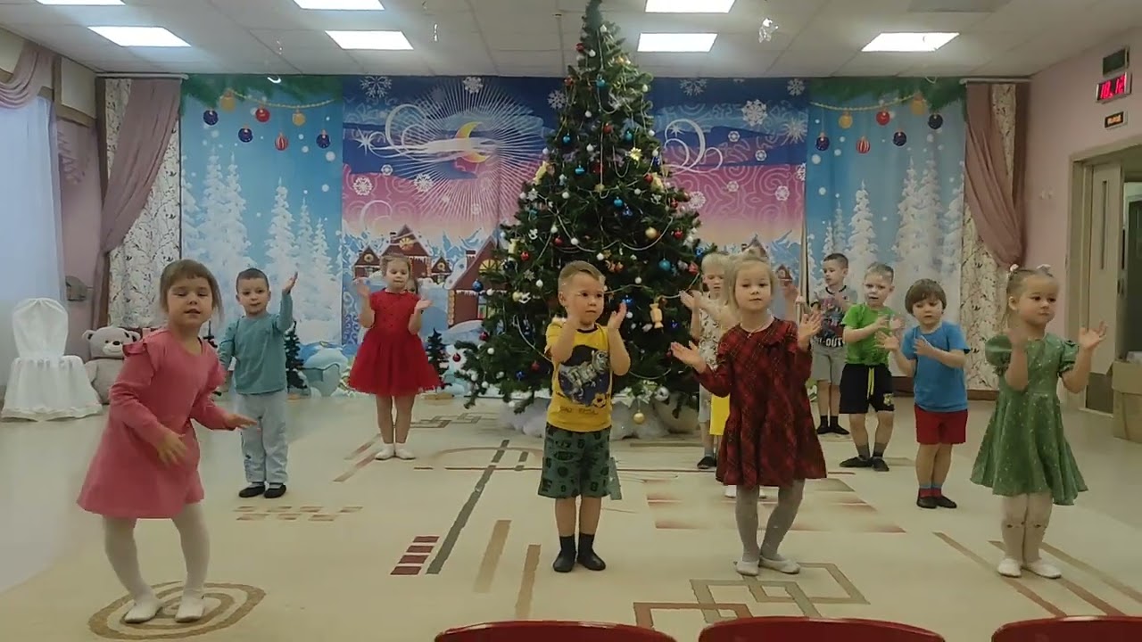 Вход на Новый год, средняя группа, репетиция