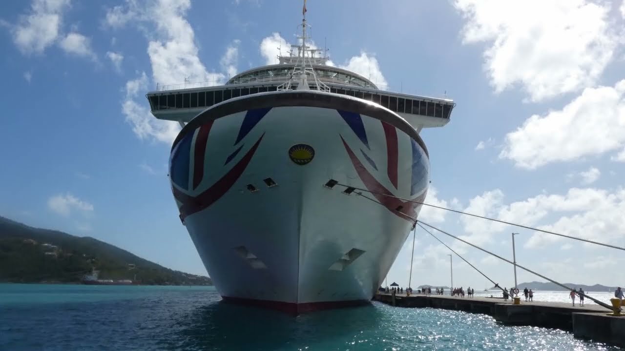 P&O Ventura. Rough seas and the worst Santa ever.