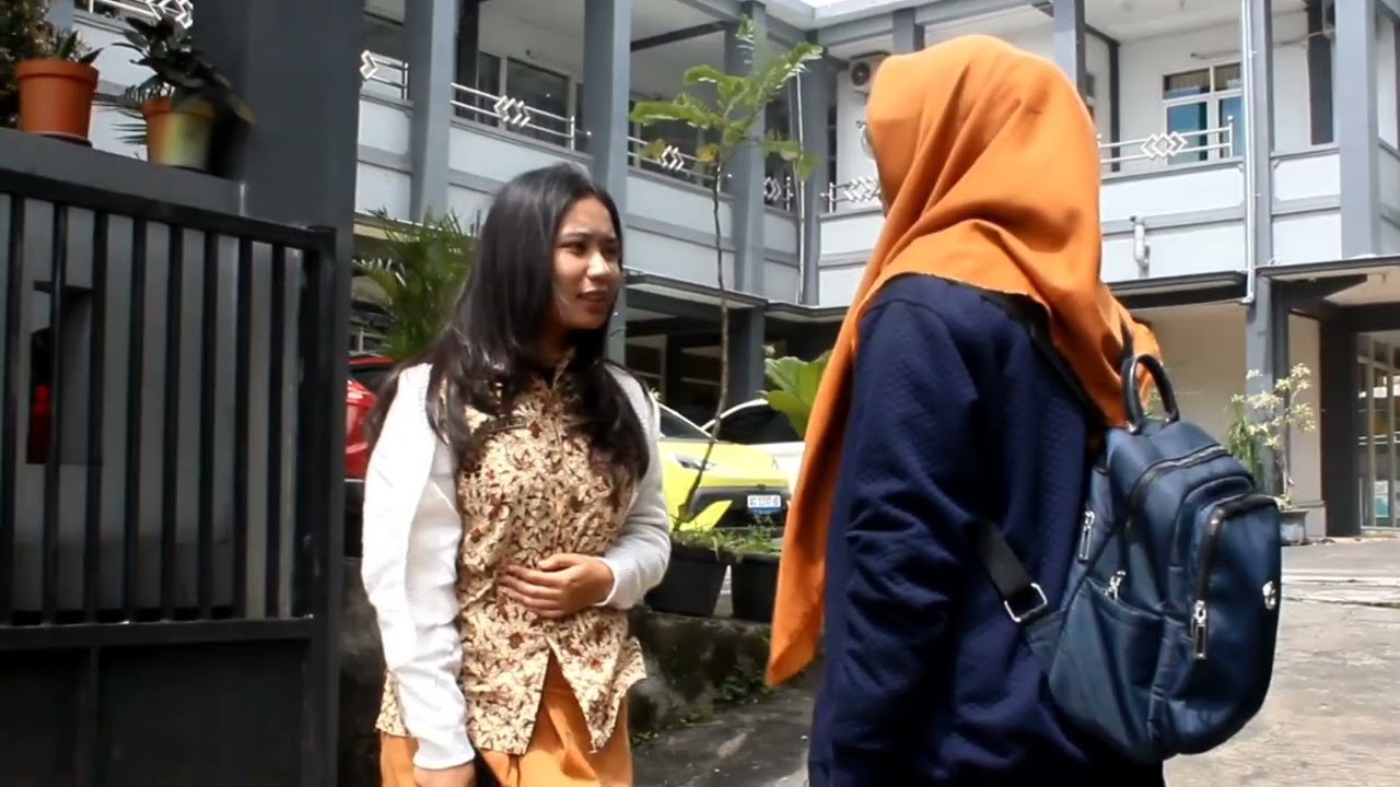 DUA GARIS DIBALIK SERAGAM - Film Pendek
