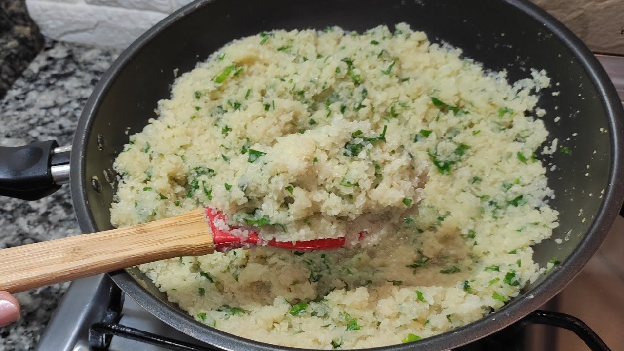 Arroz de couve-flor essa delícia em 5 min faça vai te surpreender 😉