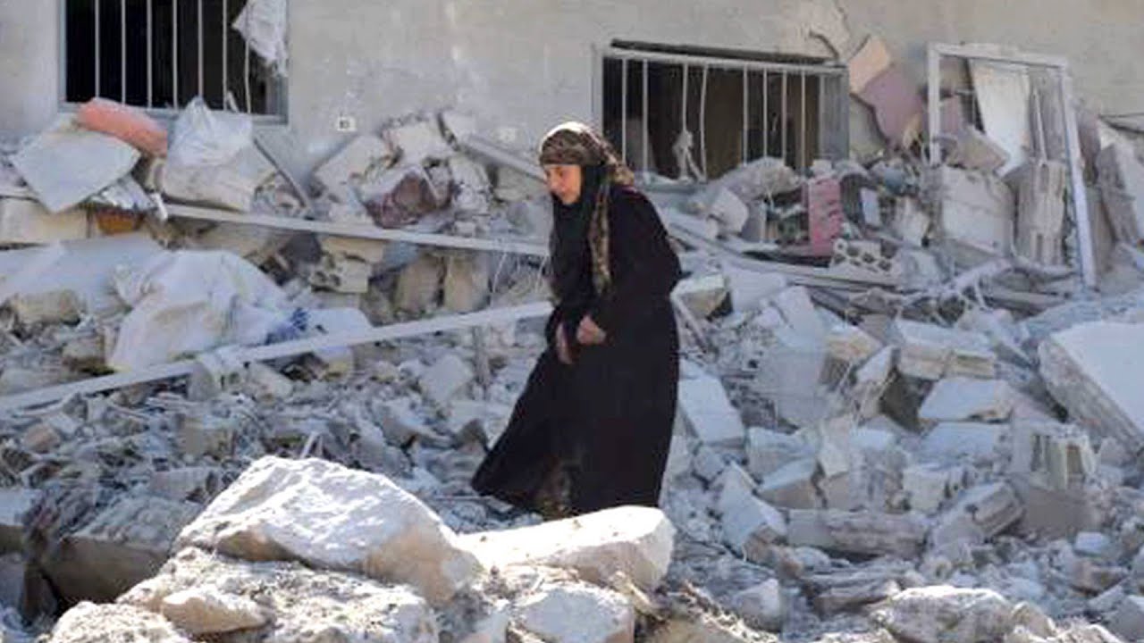Noam Chomsky on Syria Conflict: Cut Off the Flow of Arms & Stop Bombing to Stem the Atrocities