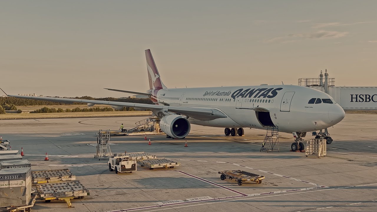 【4K HDR】Full Flight - Auckland to Brisbane Qantas QF126 Airbus 330-200