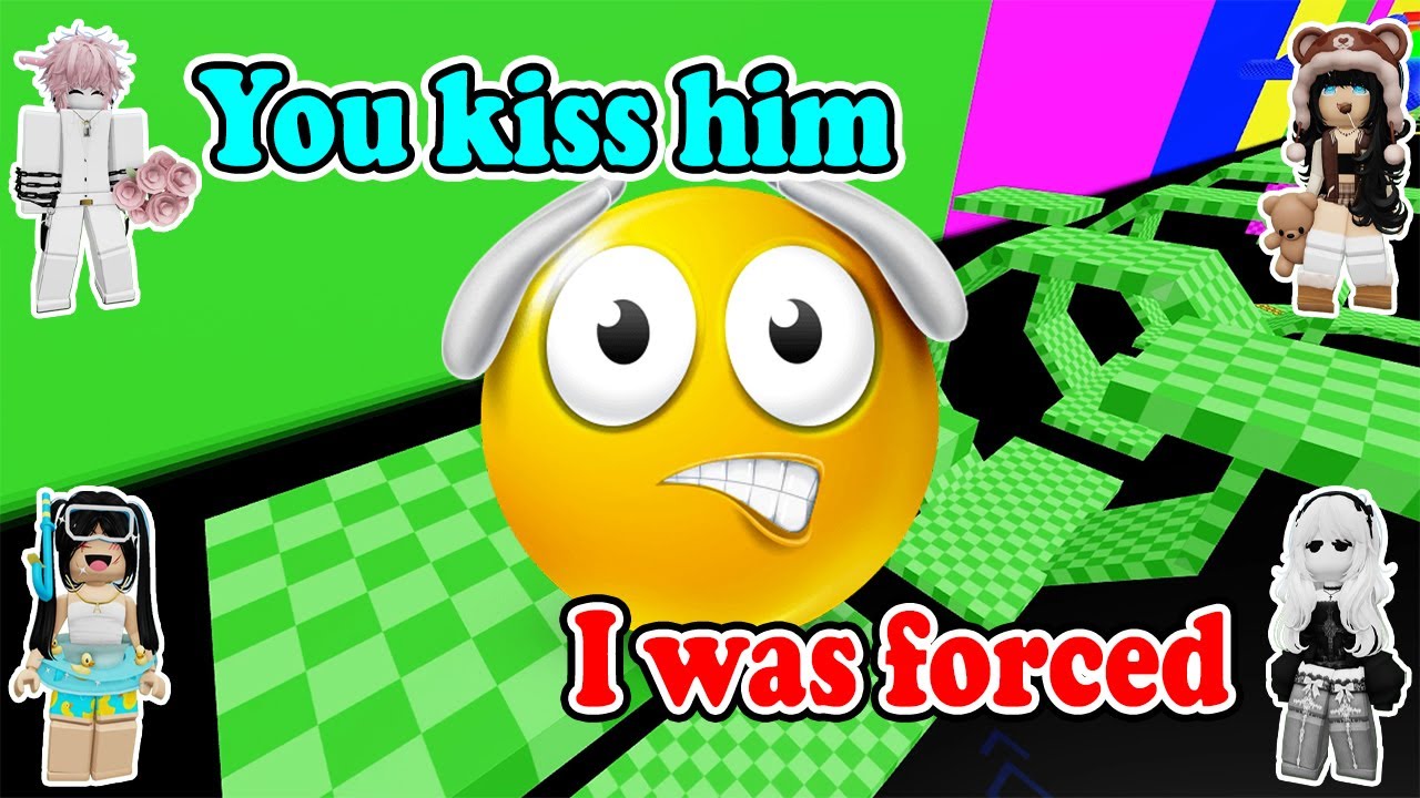 TEXT TO SPEECH | She had two boyfriends in Roblox?!