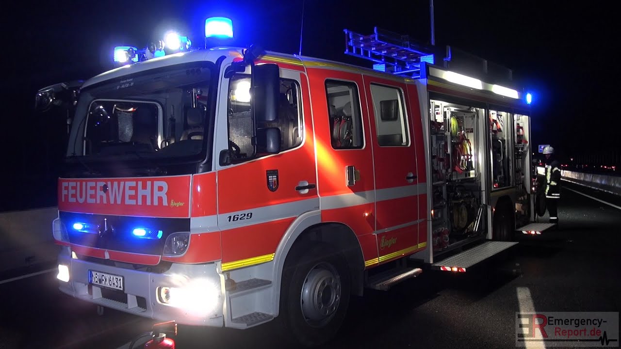 [SCHWERER UNFALL IM AUTOBAHNKREUZ KAARST] - LKW & PKW verunfallt | Vollsperrung mit 12 Km Stau -