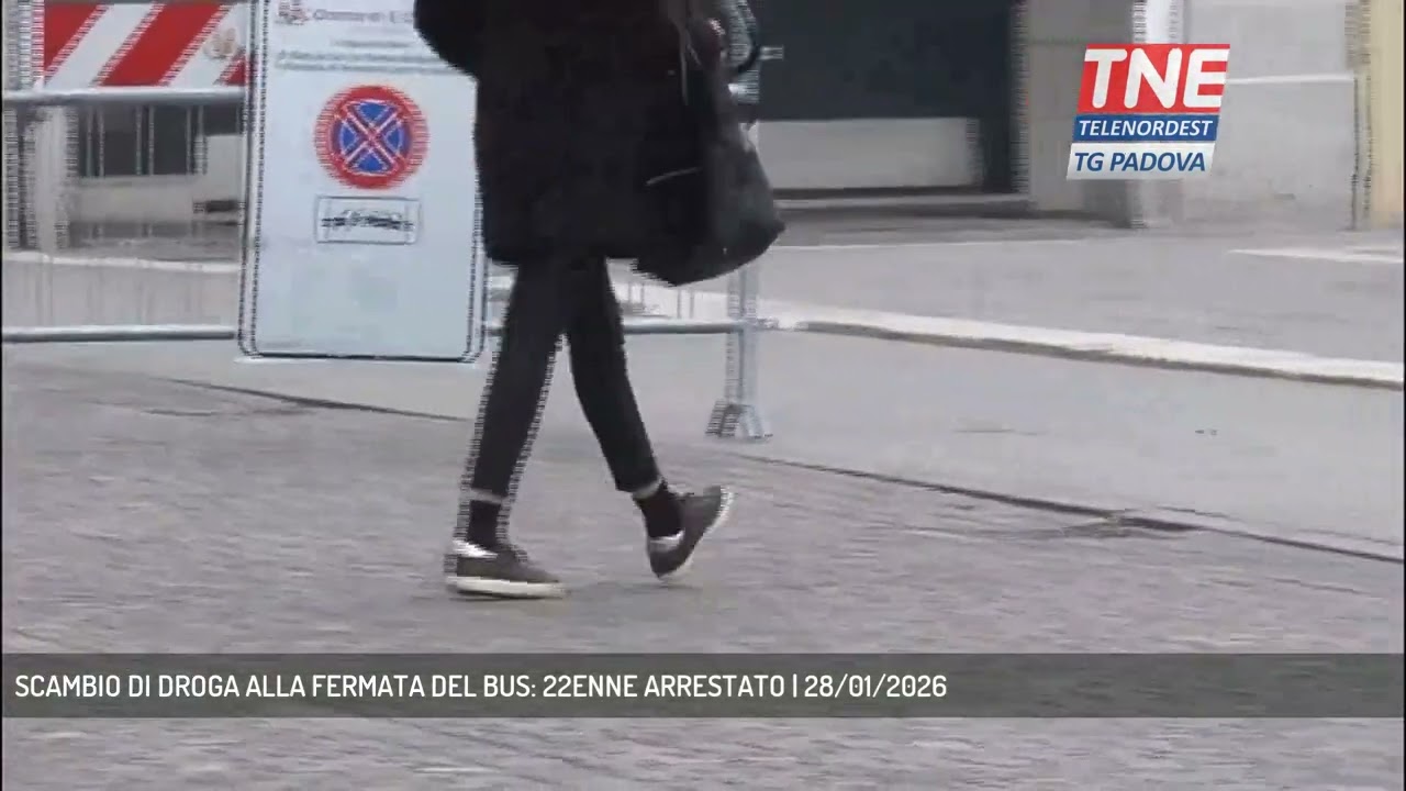 SCAMBIO DI DROGA ALLA FERMATA DEL BUS: 22ENNE ARRESTATO | 28/01/2026