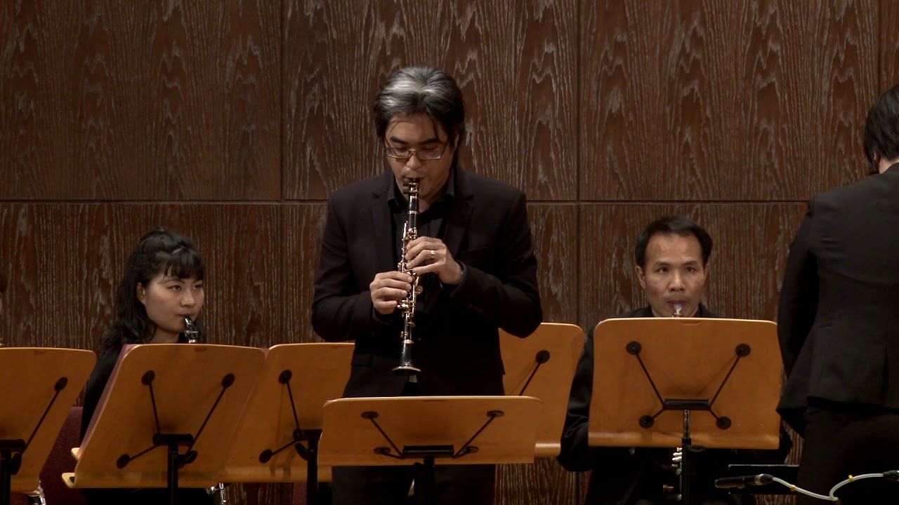 Luigi Bassi: Concert Fantasia on Motives from Rigoletto for E-flat Clarinet & Clarinet Choir