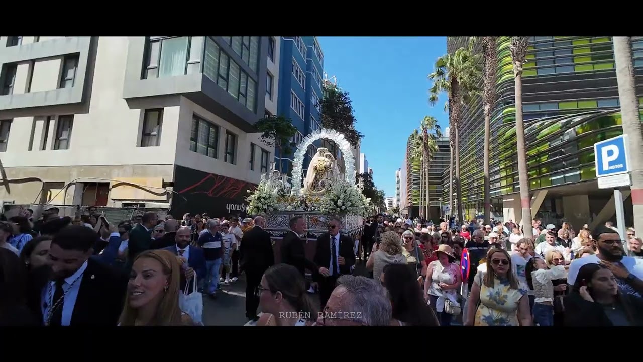 Nuestra Señora del Carmen de La Isleta por la Calle Albareda || Coronación Canónica