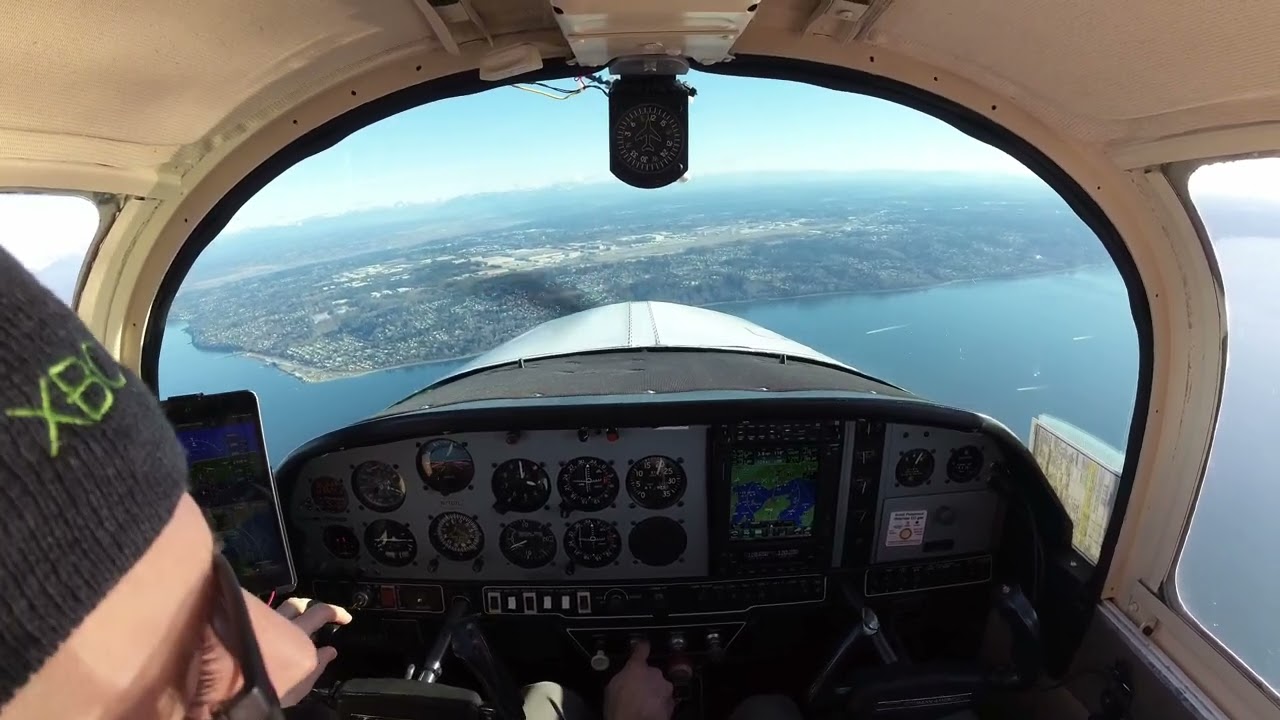 Paine Field (KPAE) landing. Mid field to direct entry