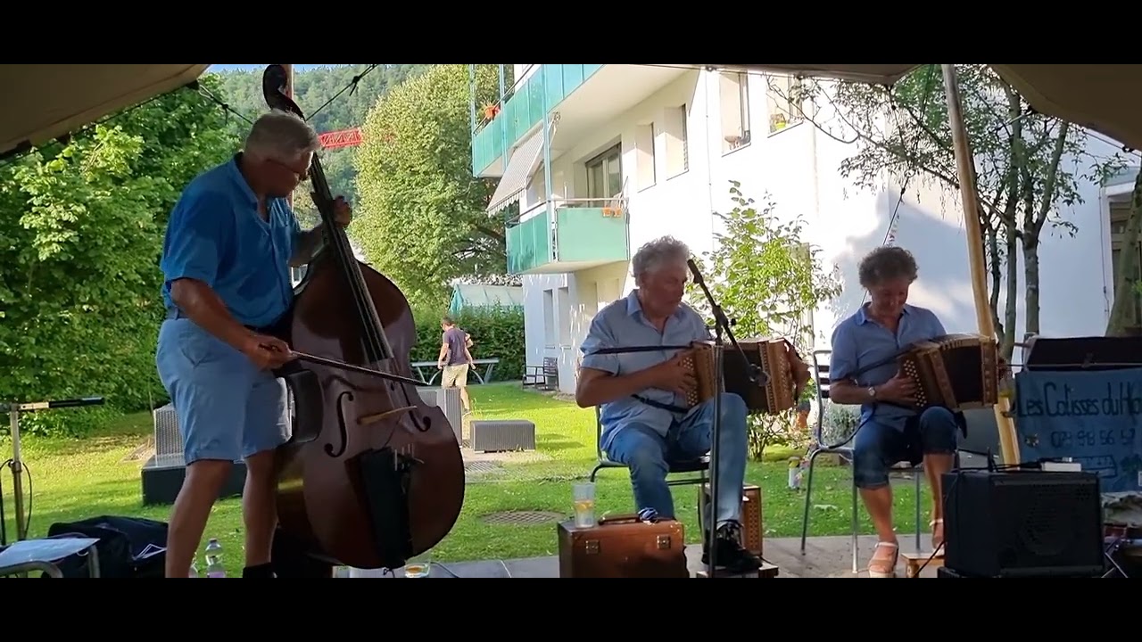 Les Colisses du Haut , Alte Kameraden.