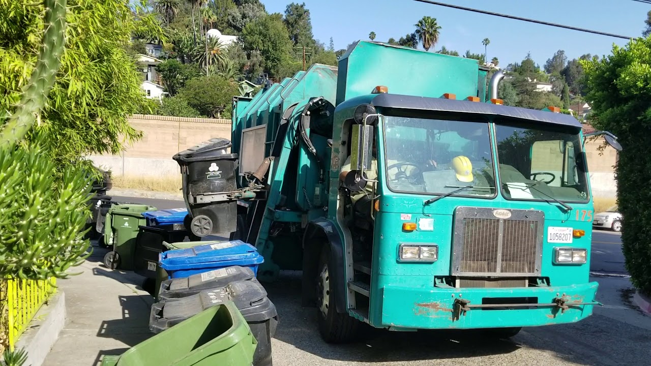 Old Diesel Pete/320 Mini Amrep ASL Garbage Trucks - L.A. Sanitation