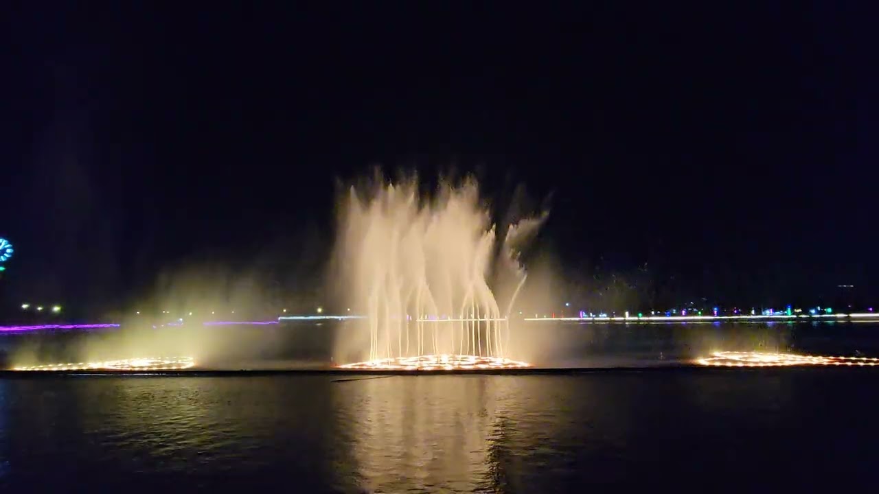 Kampot-water with music