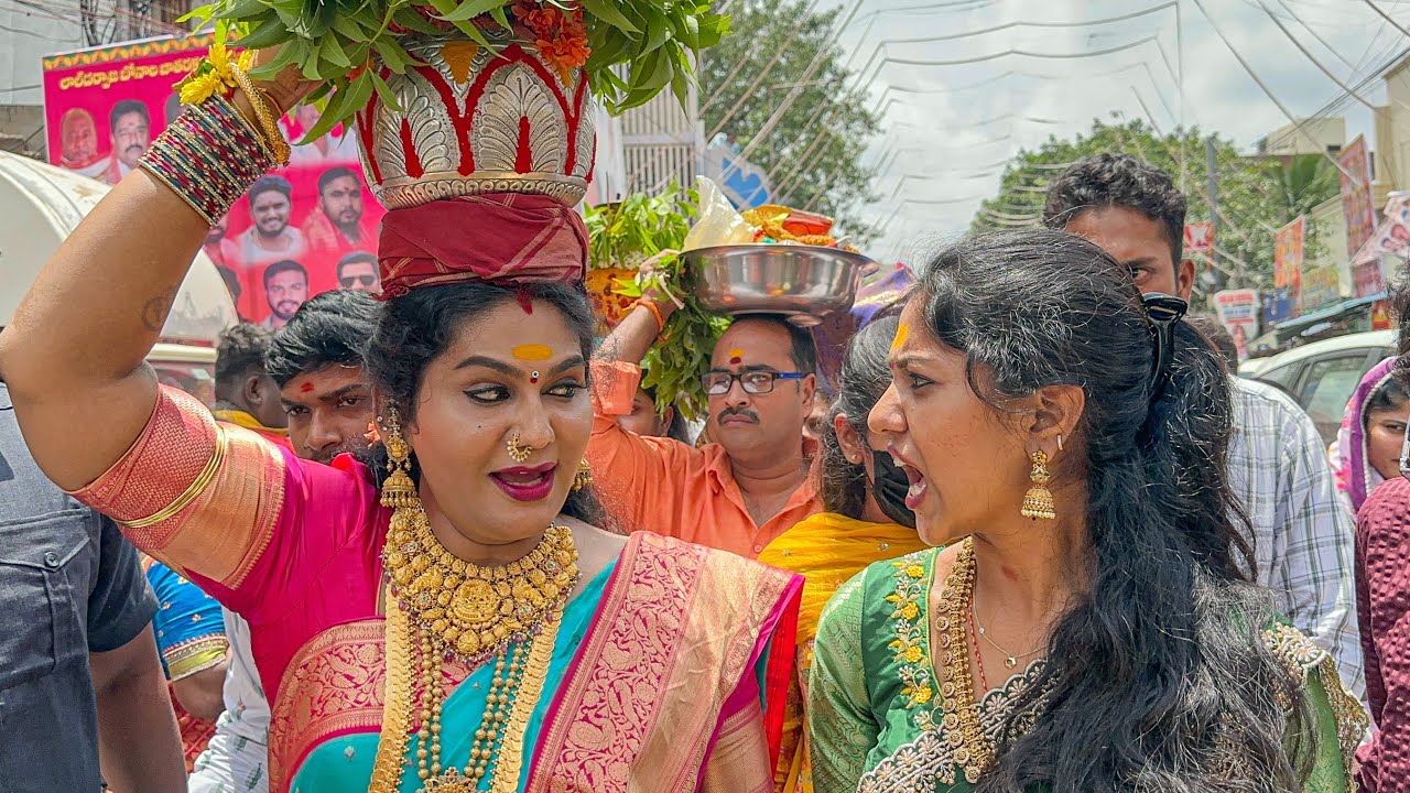 Jogini Shyamala and MadhuPriya at Lal darwaza Bonalu 2024 | MadhuPriya Jogini Shyamala Bonam