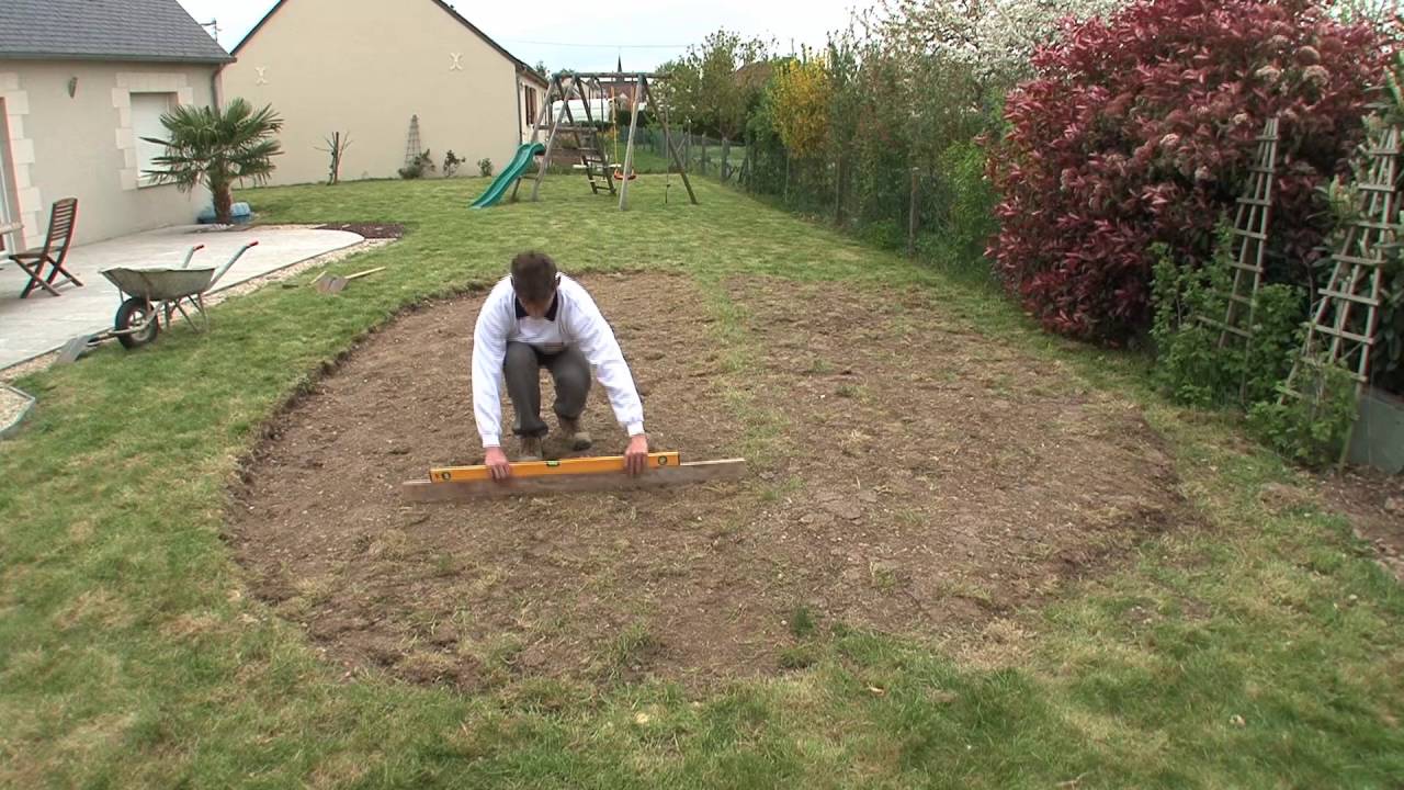 Comment installer une piscine hors sol - Préparation du sol (Étape 1/6)