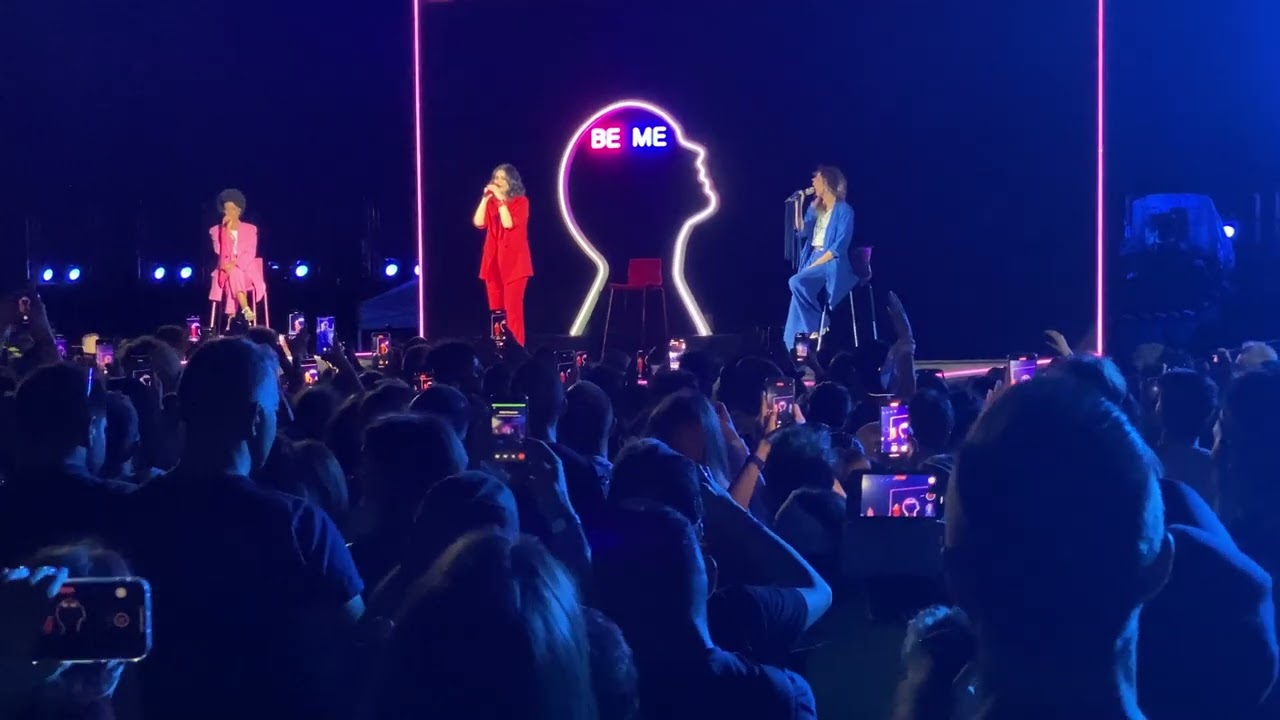 Laura Pausini - Ogni Colore al Cielo @RCF Arena Reggio Emilia #laurapausinibeme