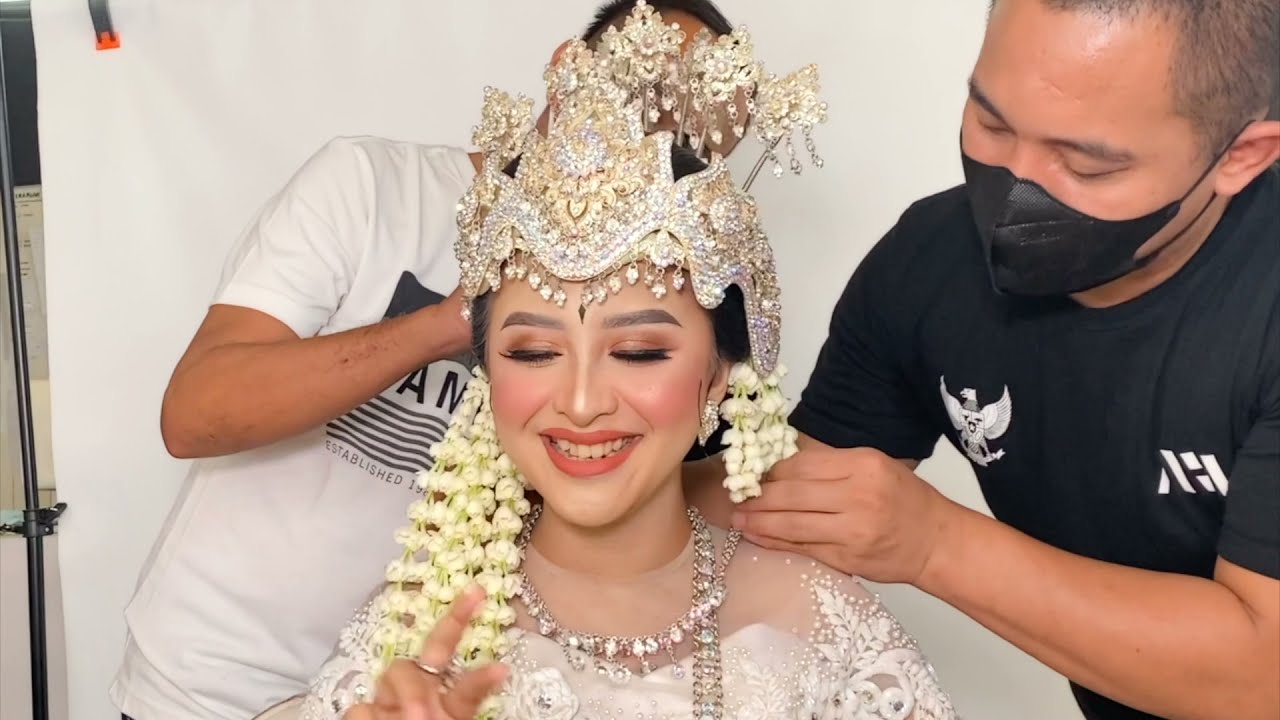 PEMASANGAN SANGGUL PUSPASARI PENGANTIN SUNDA