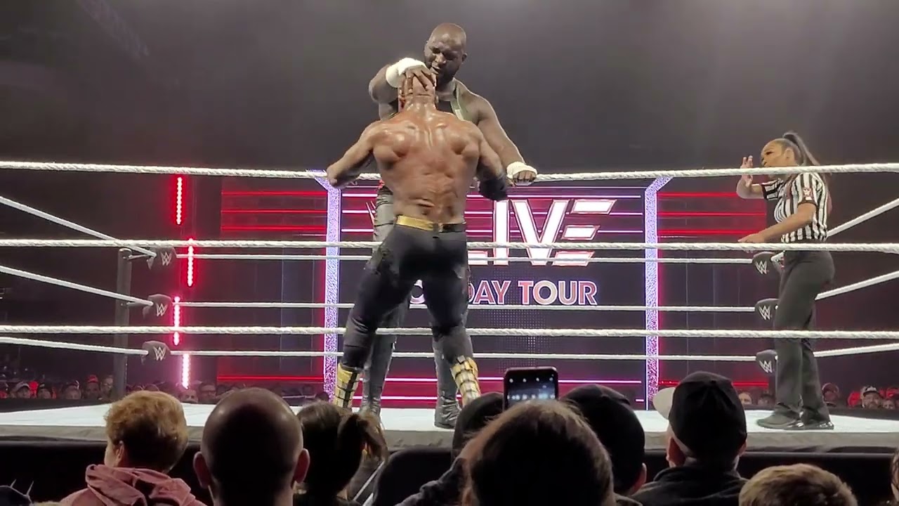 WWE Holiday Tour 2022 - Bobby Lashley vs Omos
