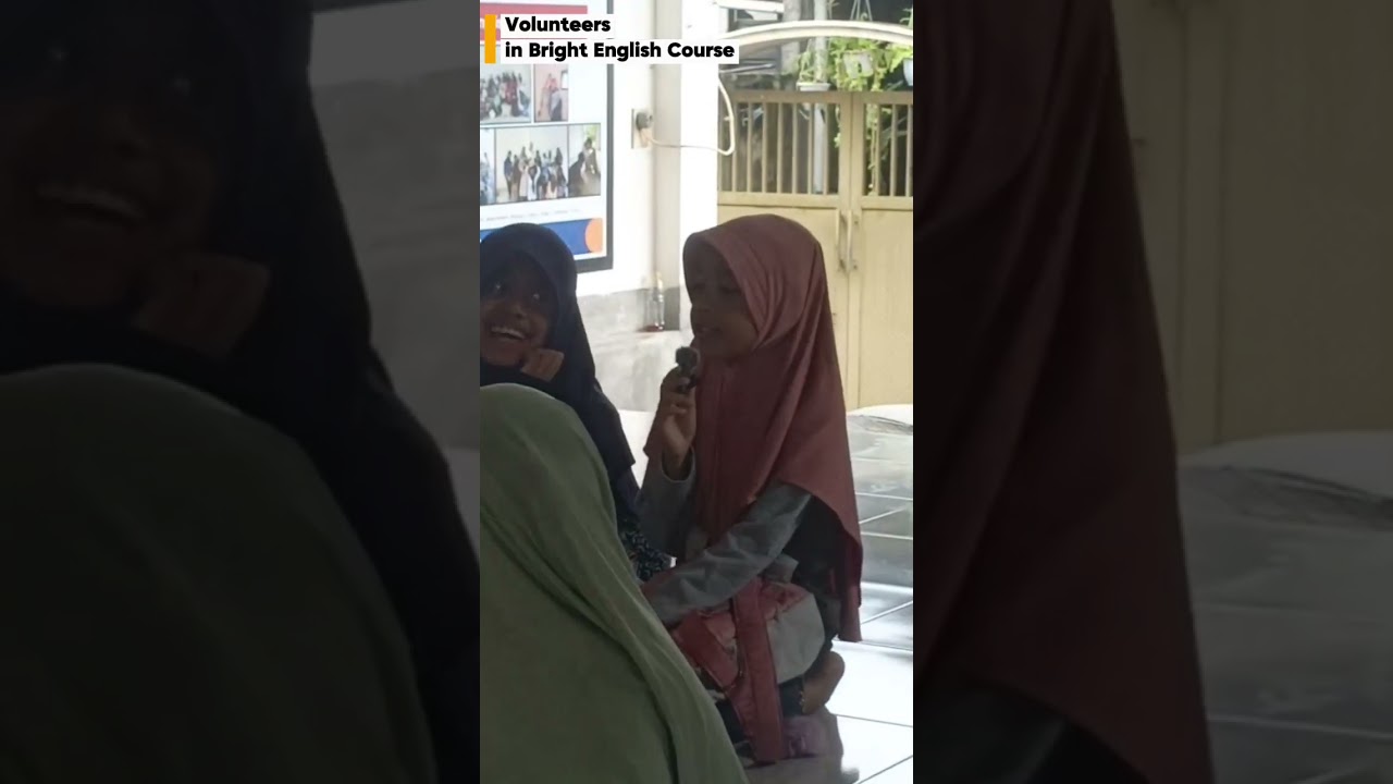 Volunteers Part 3 : Good at English with Selma and Clara