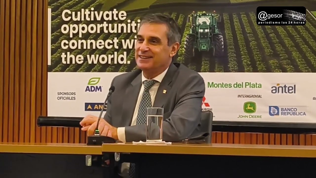 Alvaro García, presidente del Banco República