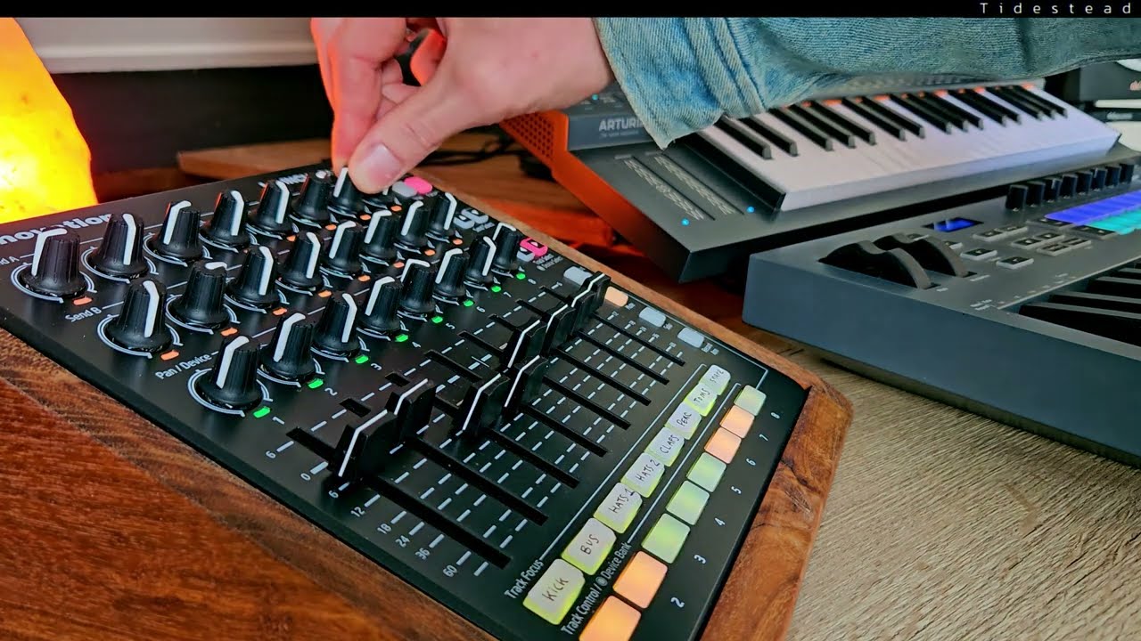 Melodic Techno  - Minifreak & Minitaur & Launchcontrol XL performance 2024