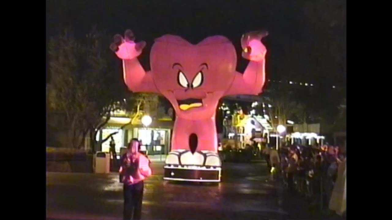 Looney Tunes & DC Parade with Fireworks at Six Flags Magic Mountain in 1999