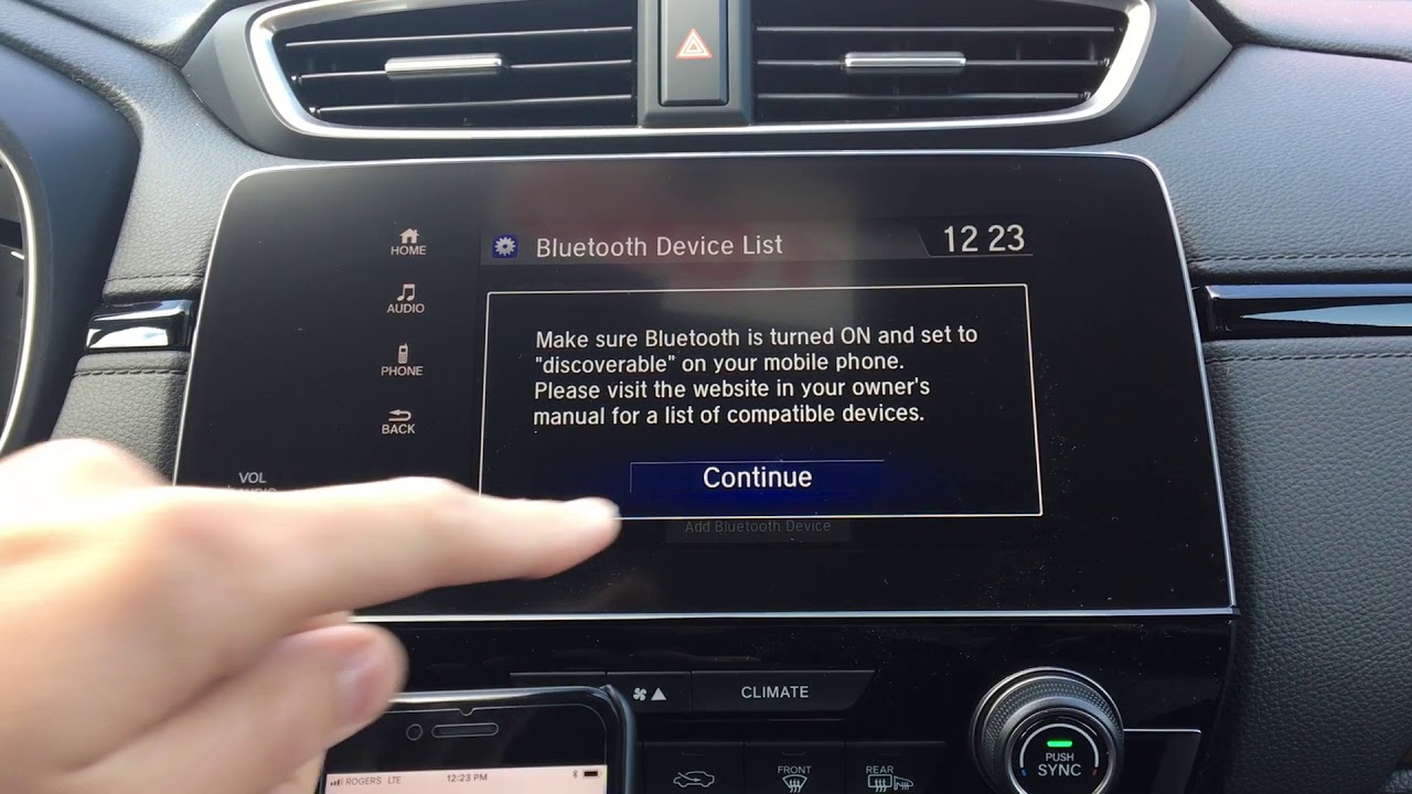 Connecting an IPhone to a 2018 Honda CRV Bluetooth @ Pickering Honda Dealership